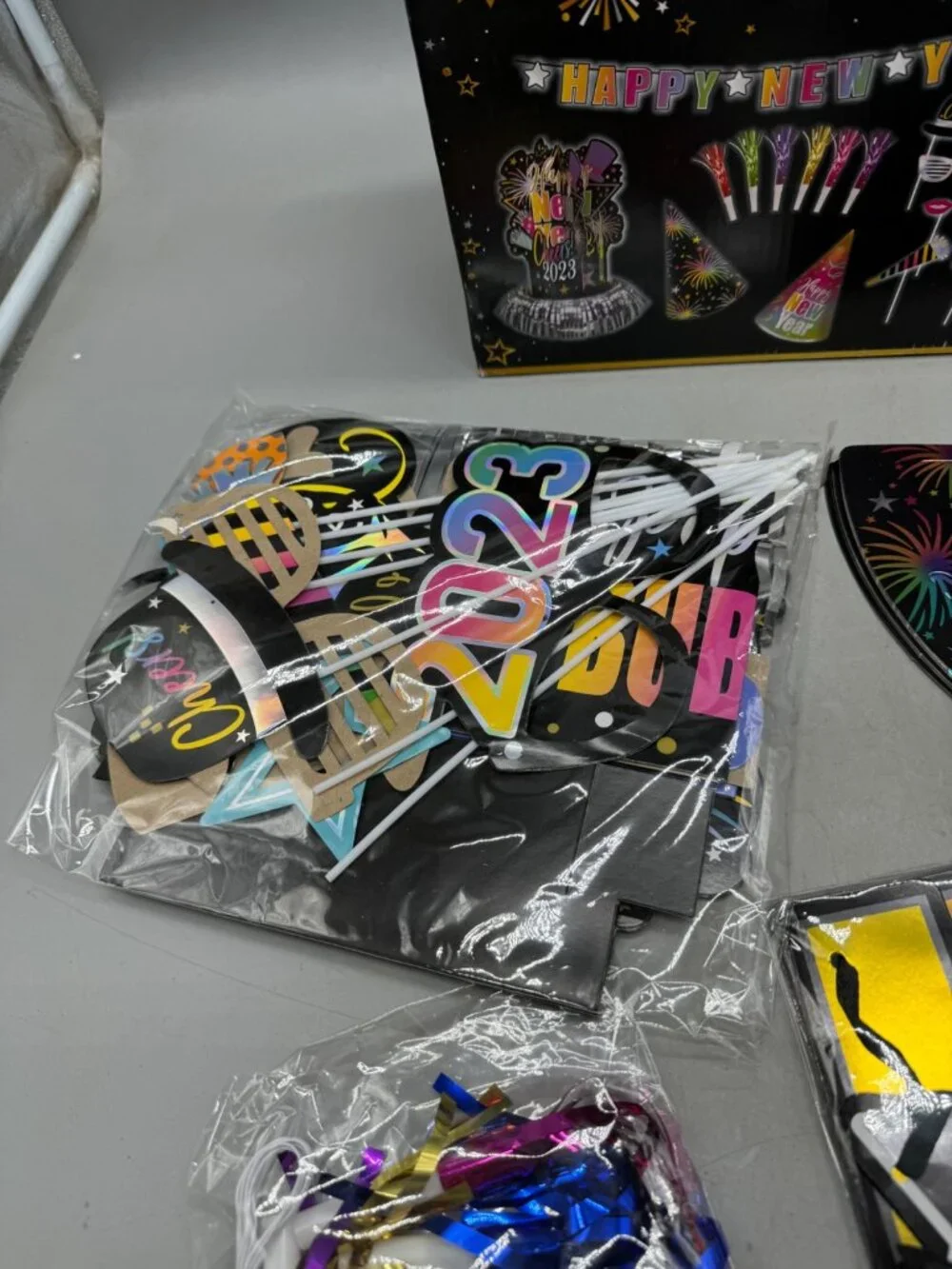 Happy New Year Party Kit For 10 People Includes Hats Squawkers Photo Props READ